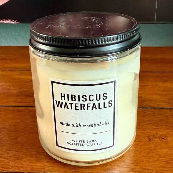 NEW HIBISCUS WATERFALLS Single Wick Candle 8oz Bath & Body Works - Picture 1 of 3
